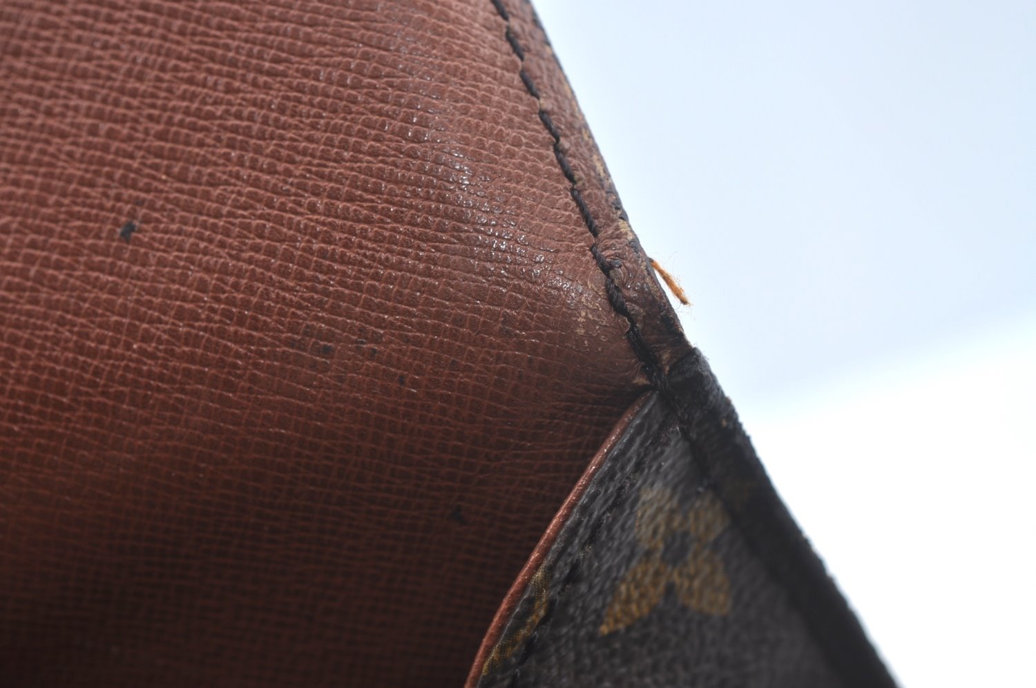 Authentic Louis Vuitton Monogram Saint Cloud GM M51242 Shoulder Cross Bag 2895J