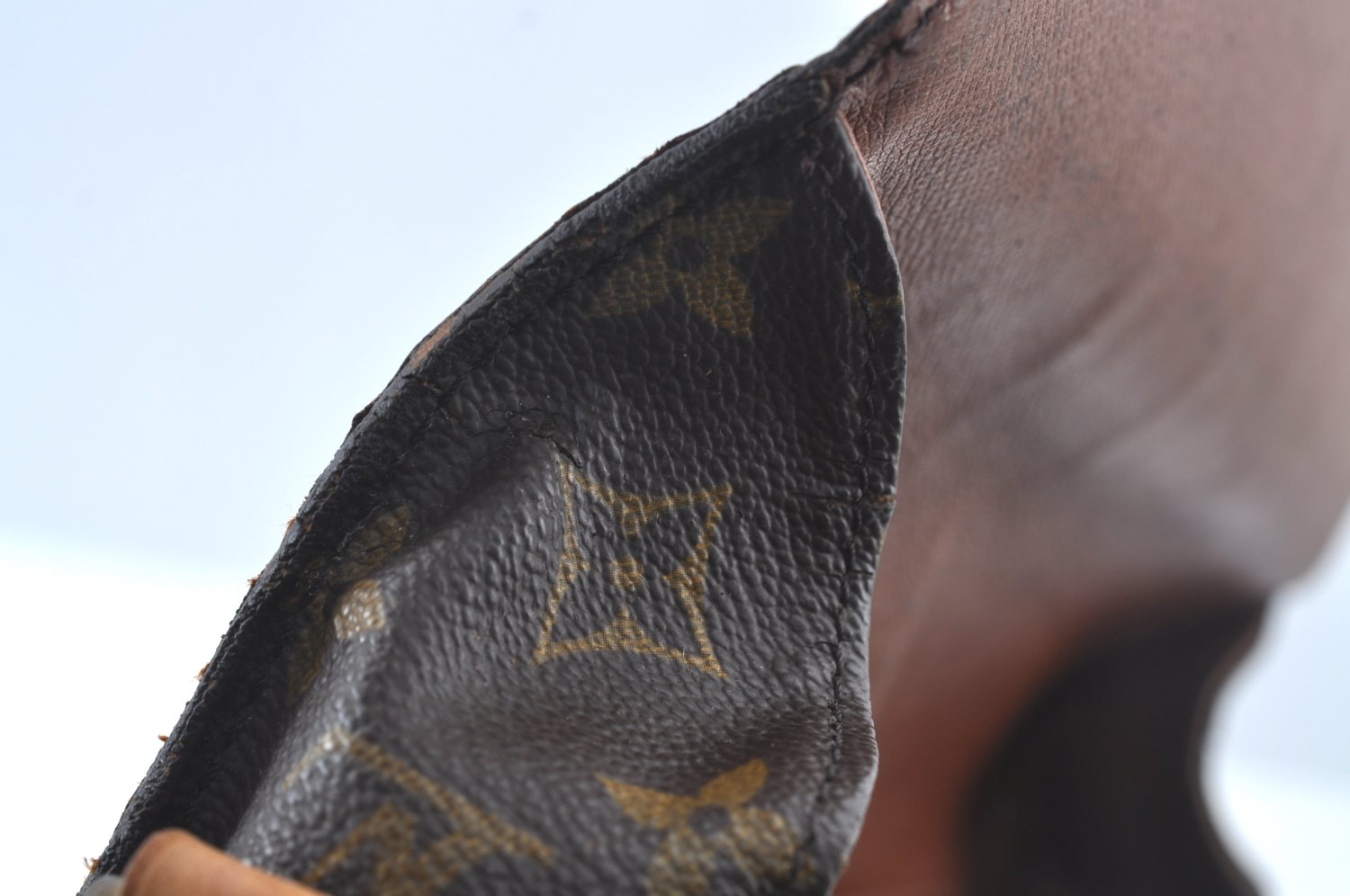 Authentic Louis Vuitton Monogram Saint Cloud GM M51242 Shoulder Cross Bag 2895J