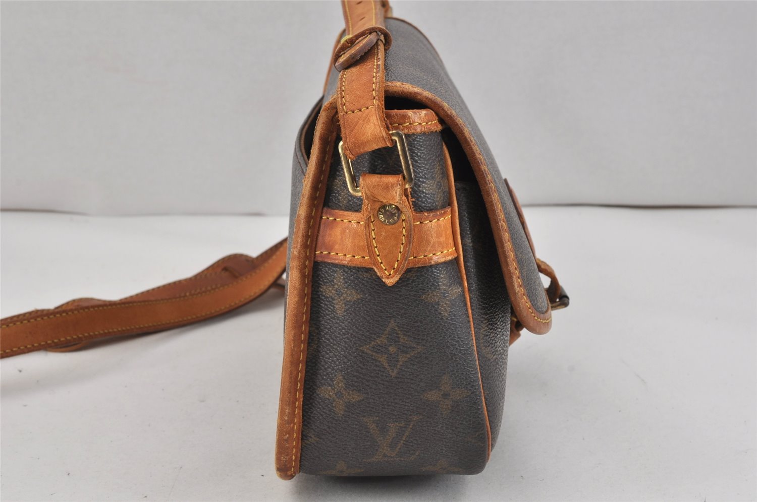 Authentic Louis Vuitton Monogram Sologne Shoulder Cross Body Bag M42250 LV 2903K