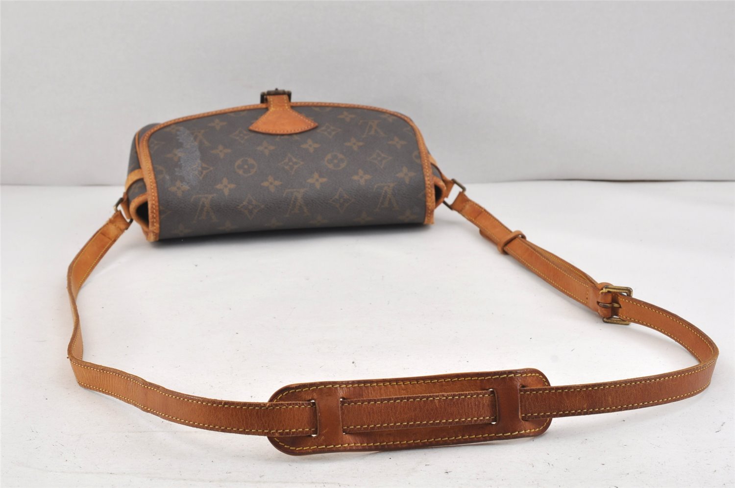 Authentic Louis Vuitton Monogram Sologne Shoulder Cross Body Bag M42250 LV 2903K