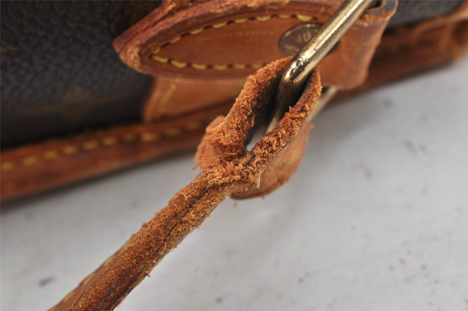 Authentic Louis Vuitton Monogram Sologne Shoulder Cross Body Bag M42250 LV 2903K