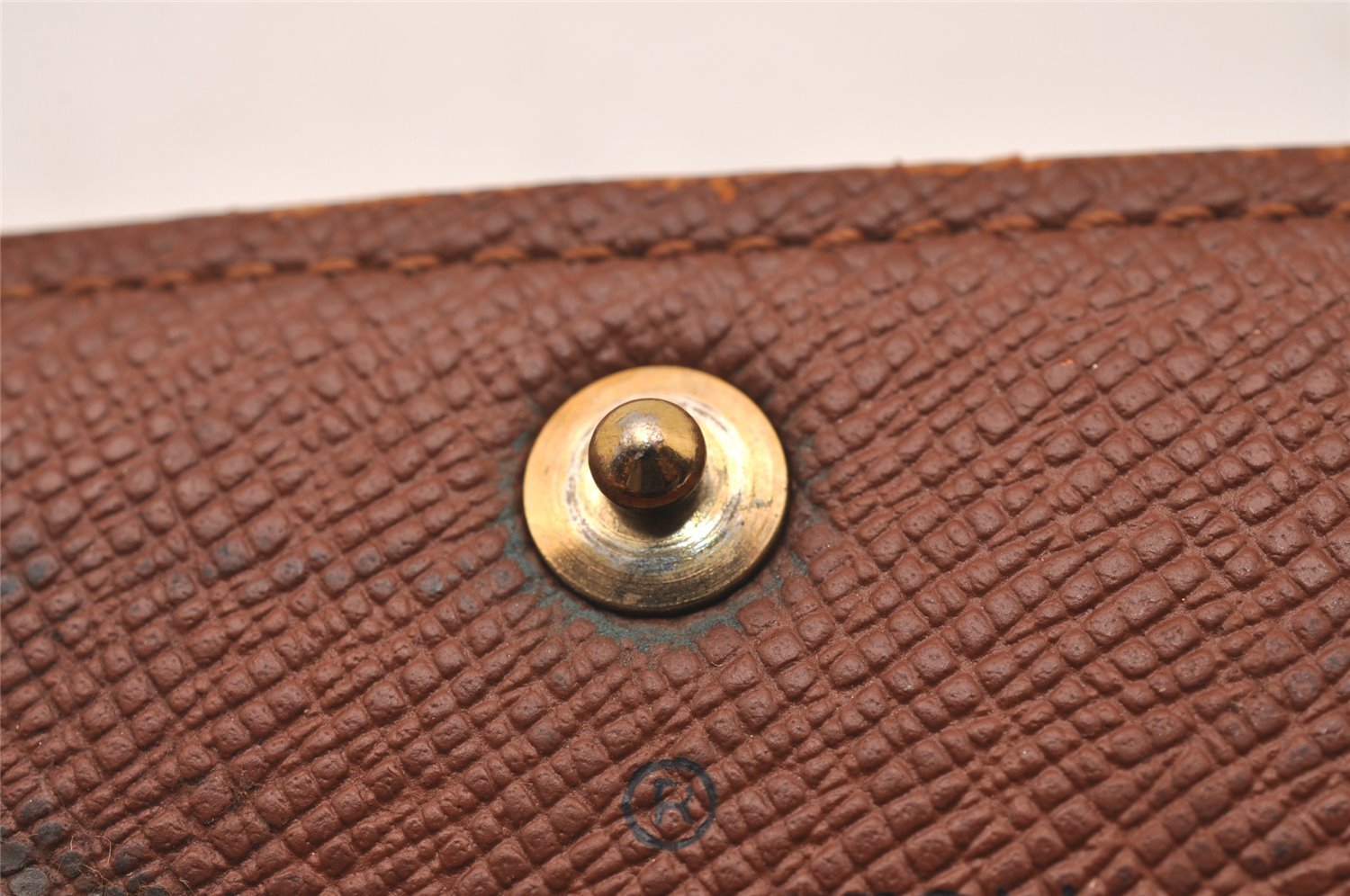 Authentic Louis Vuitton Monogram Multicles 6 Six Hooks Key Case M62630 LV 2908I