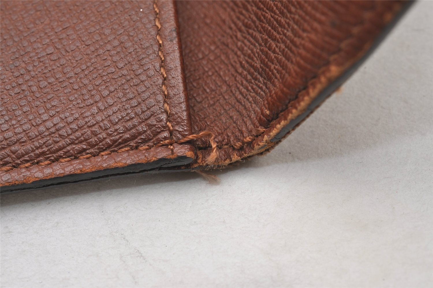 Authentic Louis Vuitton Monogram Multicles 6 Six Hooks Key Case M62630 LV 2908I