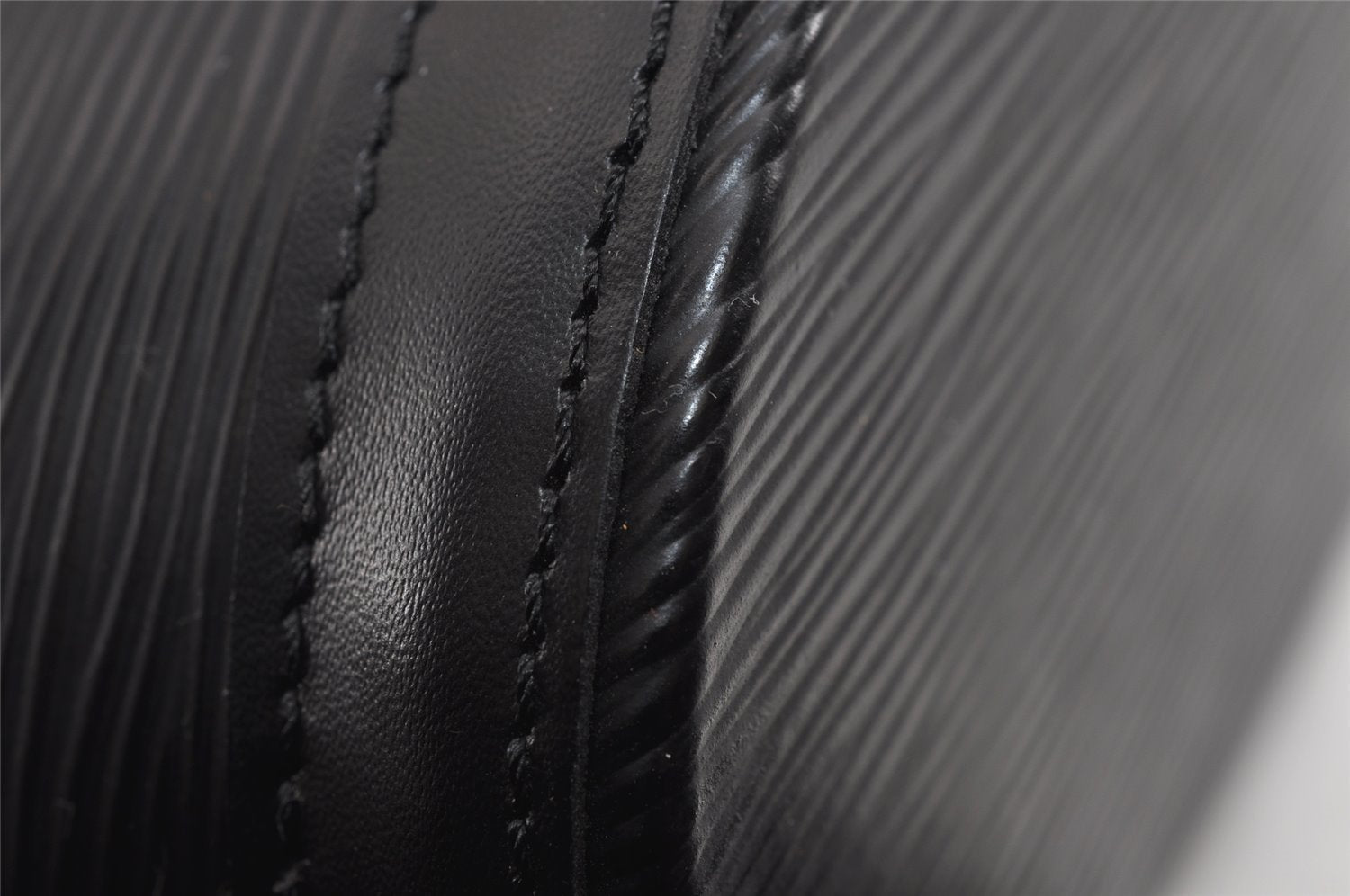 Authentic Louis Vuitton Epi Saint Jacques Hand Bag Black M52272 LV 2908J