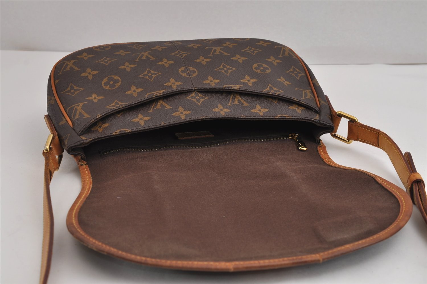 Authentic Louis Vuitton Monogram Menilmontant PM M40474 Shoulder Cross Bag 2909J