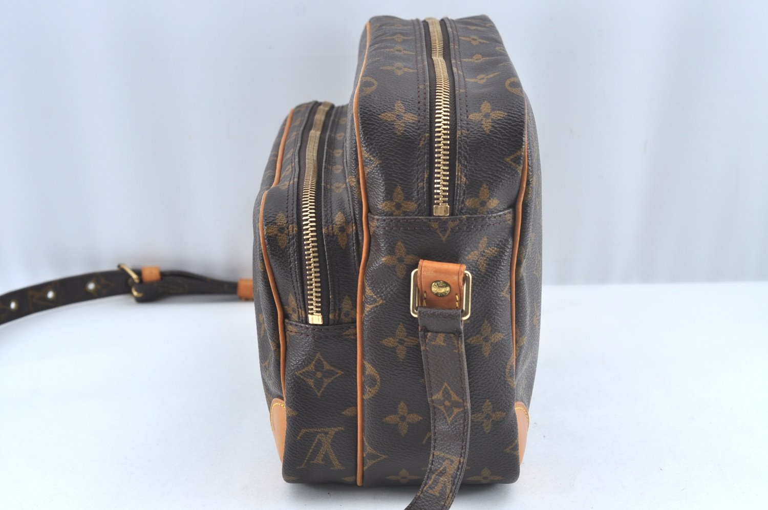 Authentic Louis Vuitton Monogram Nile Shoulder Cross Body Bag M45244 LV 2911J