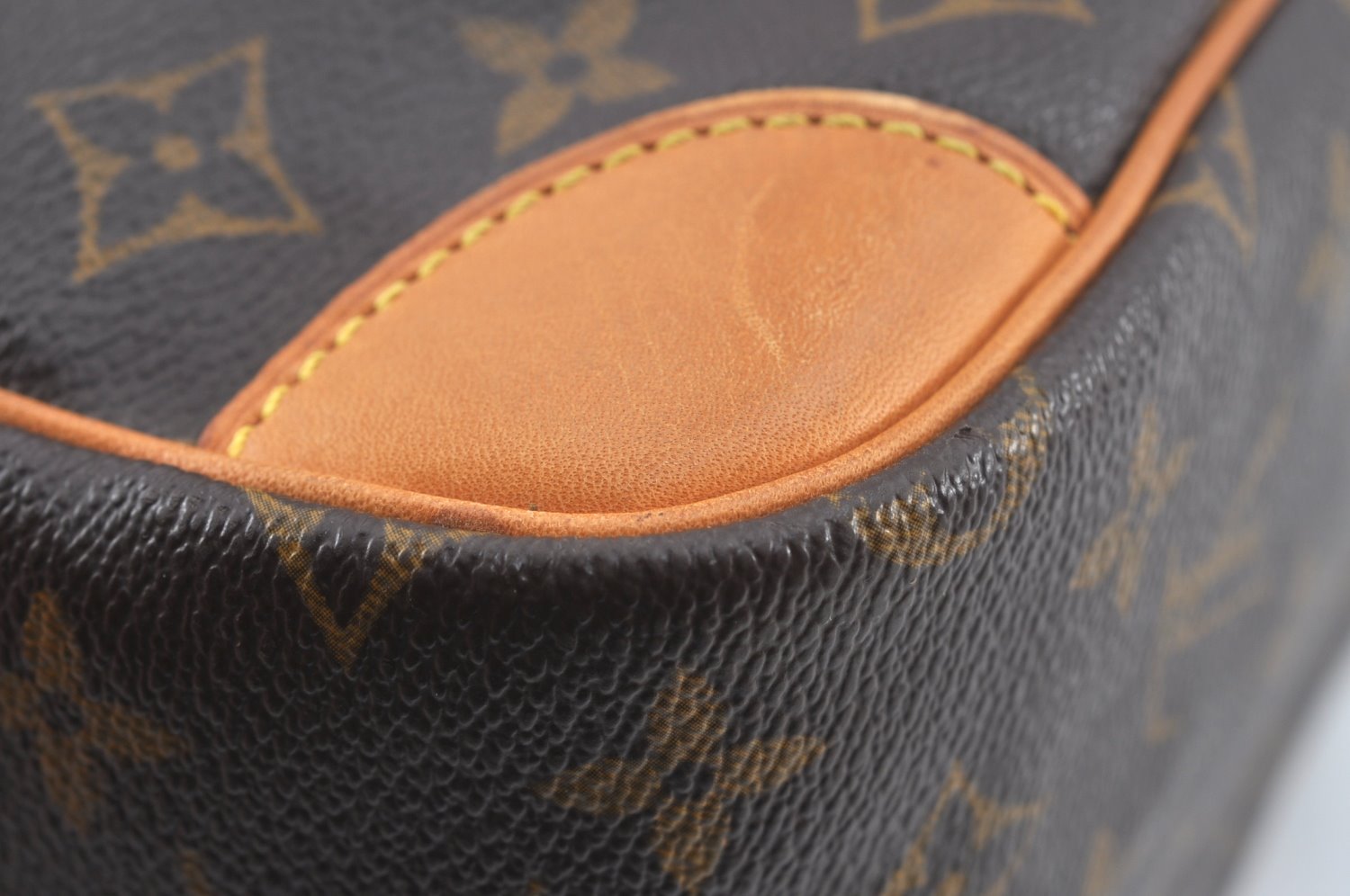 Authentic Louis Vuitton Monogram Nile Shoulder Cross Body Bag M45244 LV 2911J