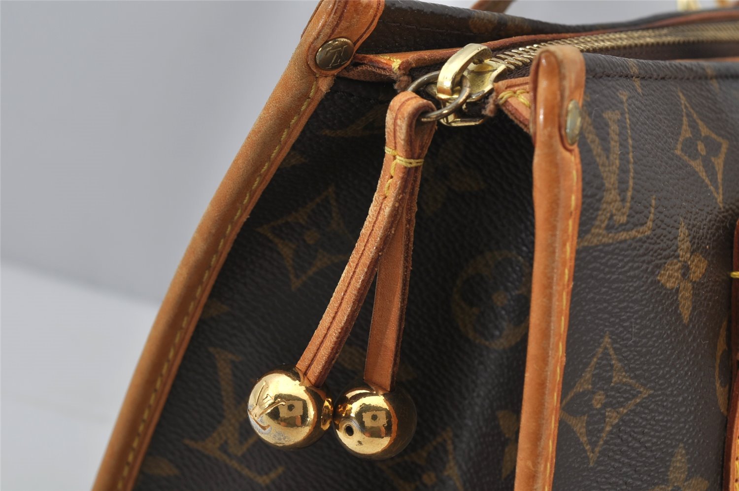 Authentic Louis Vuitton Monogram Popincourt Haut Shoulder Bag M40007 LV 2913J