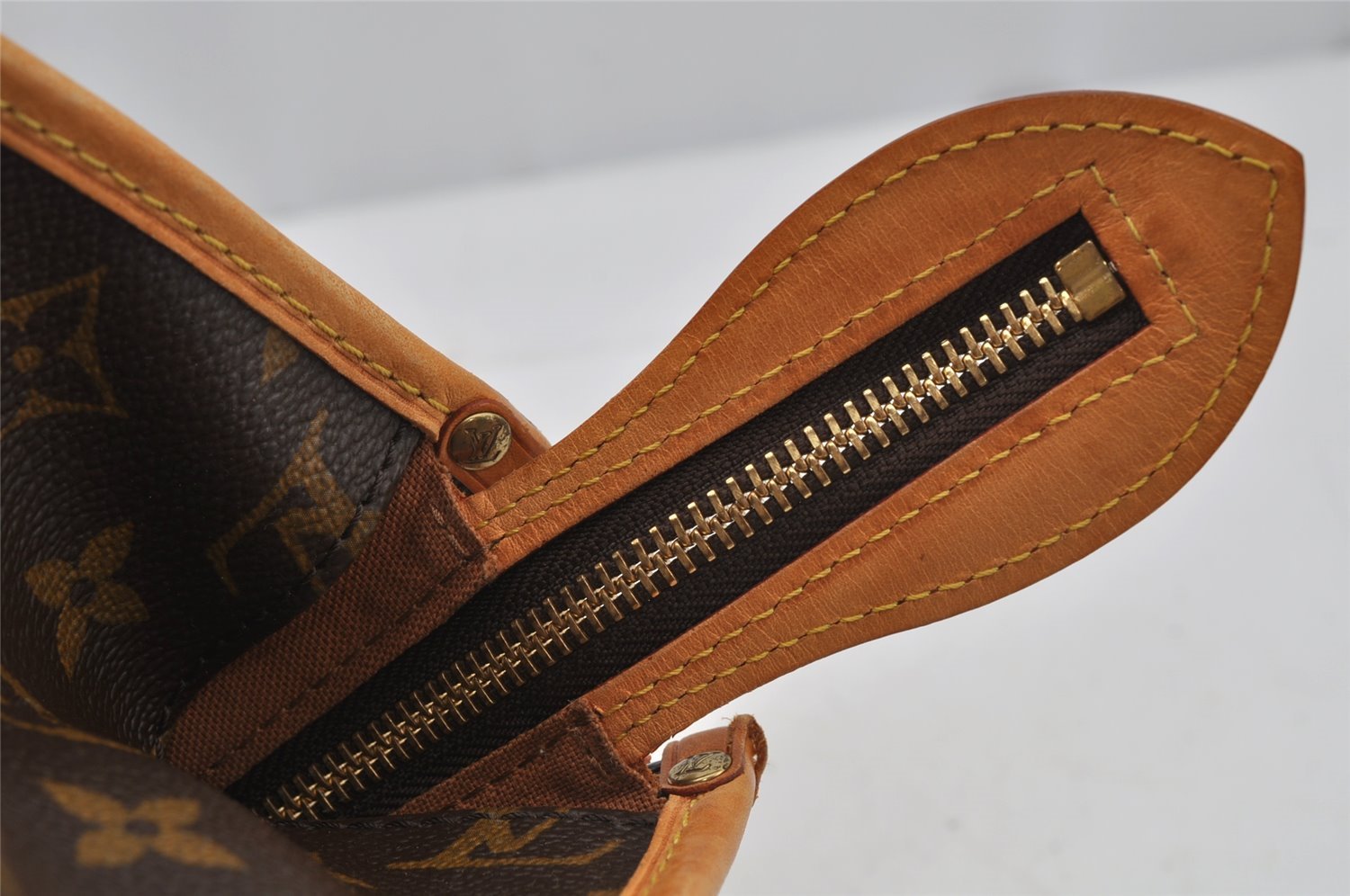 Authentic Louis Vuitton Monogram Popincourt Haut Shoulder Bag M40007 LV 2913J