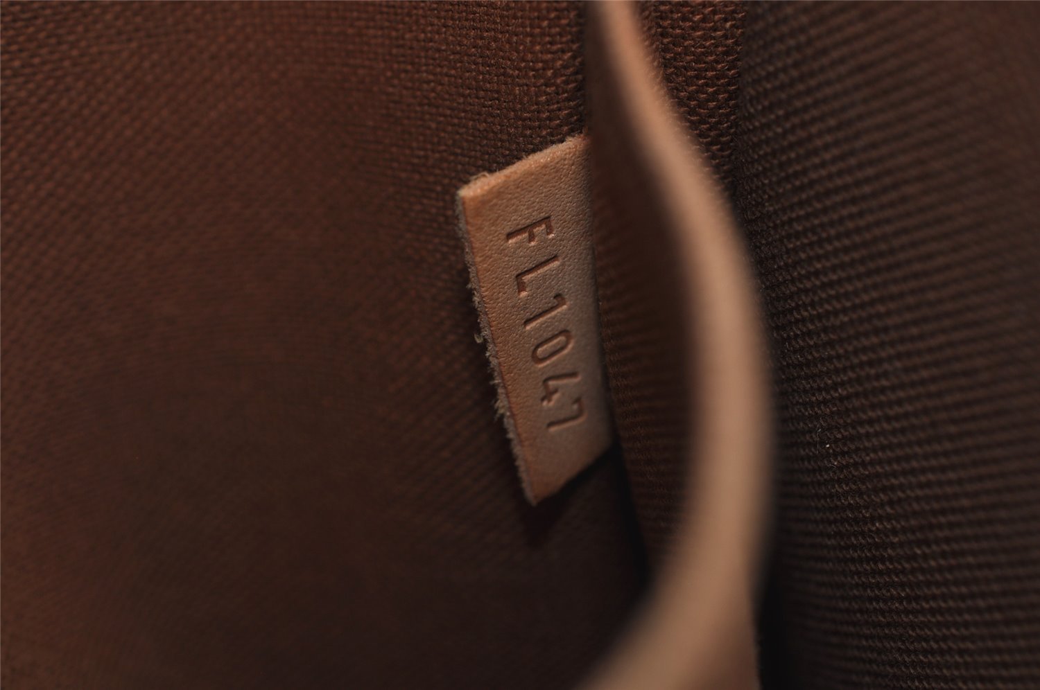 Authentic Louis Vuitton Monogram Popincourt Haut Shoulder Bag M40007 LV 2913J