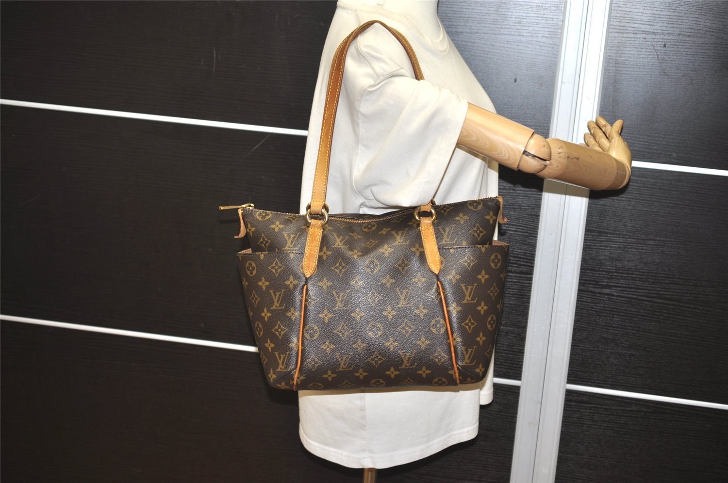 Authentic Louis Vuitton Monogram Totally PM Shoulder Tote Bag M56688 LV 2916J