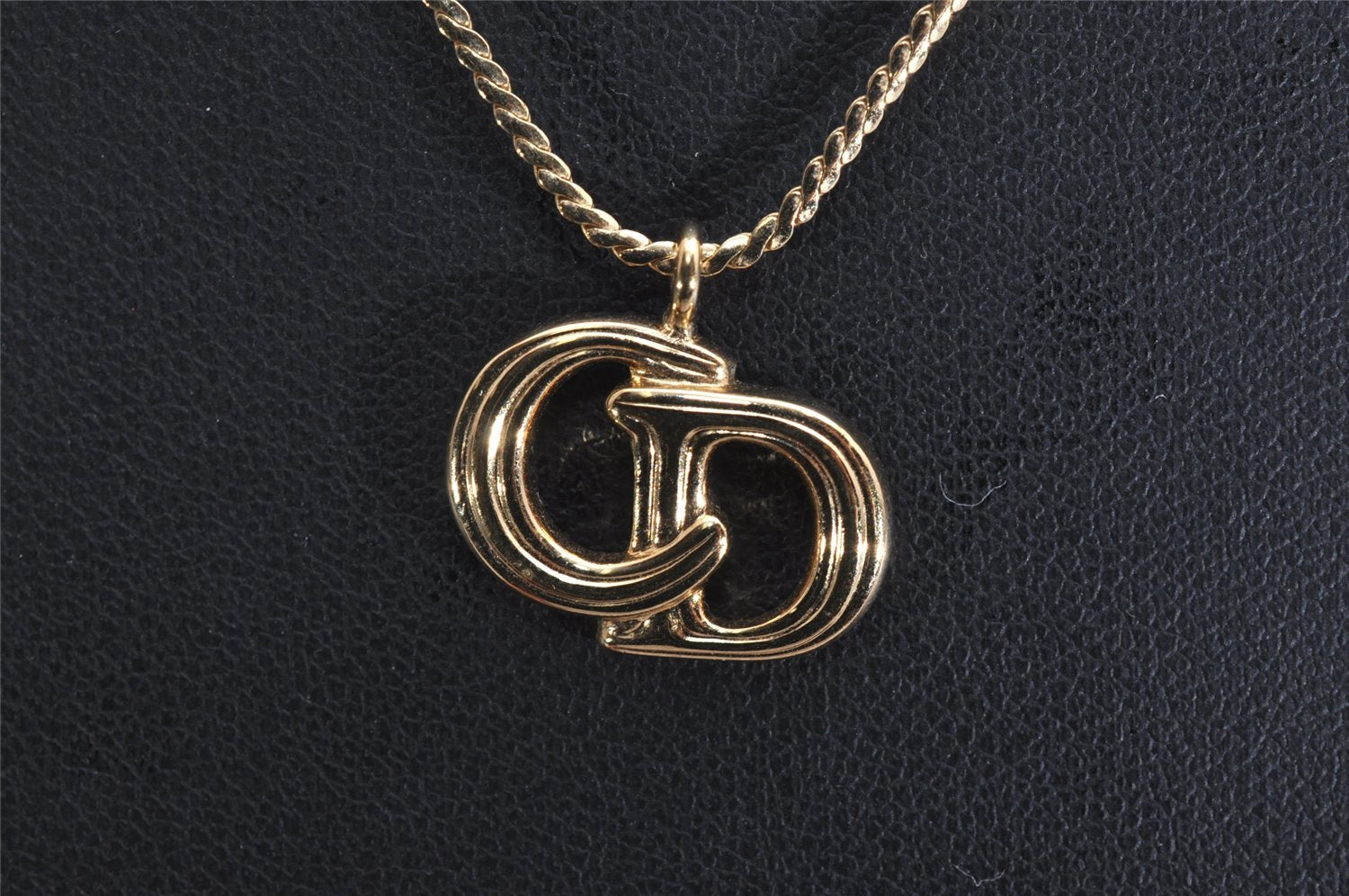 Authentic Christian Dior Gold Tone Chain Pendant Necklace CD 2924J