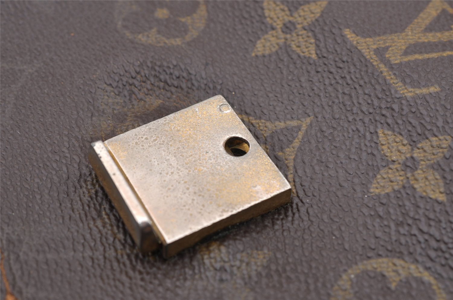 Authentic Louis Vuitton Monogram Poche Plate Documents Case M53522 LV 2927I