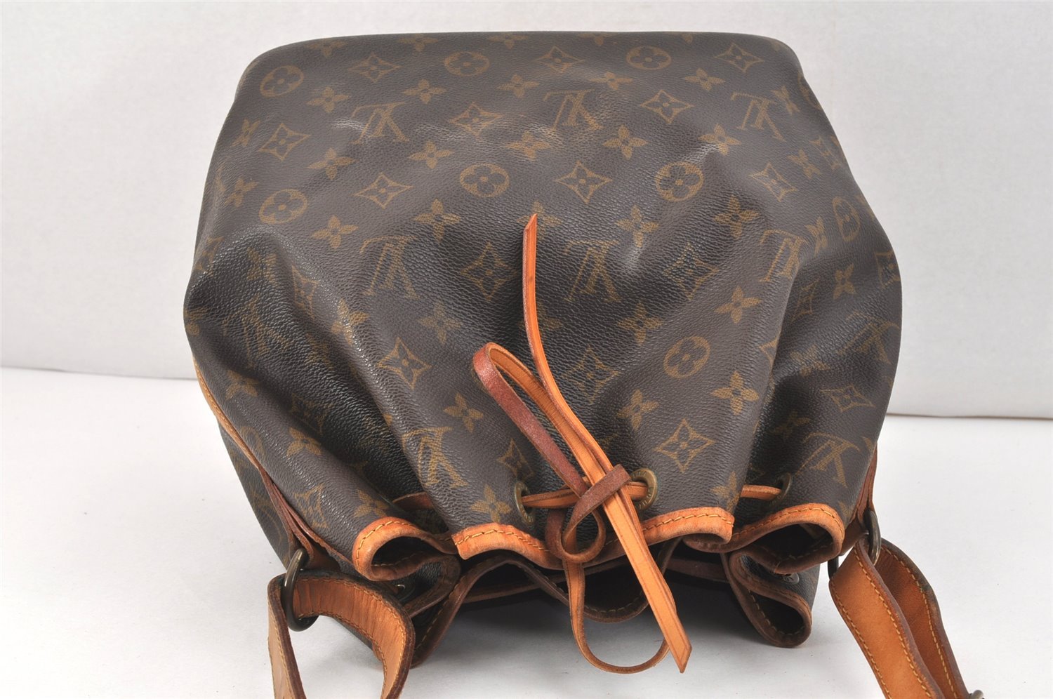 Authentic Louis Vuitton Monogram Petit Noe M42226 Shoulder Drawstring Bag 2931K