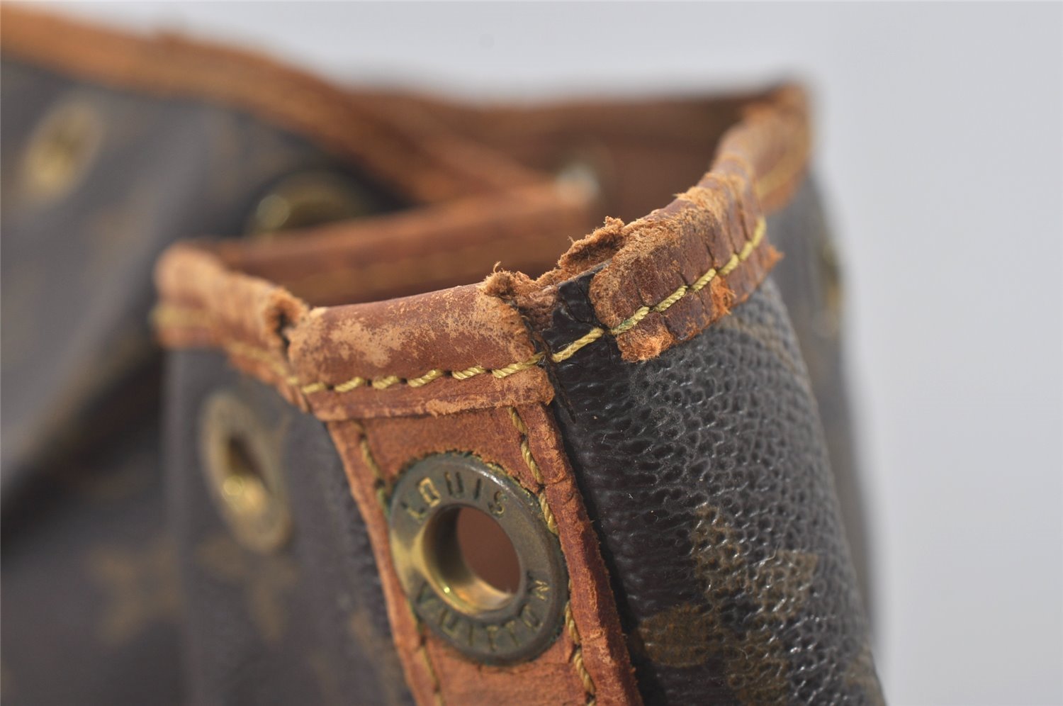 Authentic Louis Vuitton Monogram Noe Shoulder Drawstring Bag M42224 LV 2933I