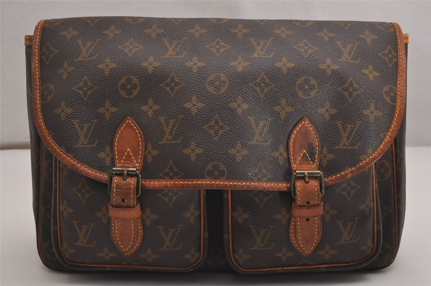 Authentic Louis Vuitton Monogram Sac Bazas Shoulder Cross Bag M99013 LV 2936J