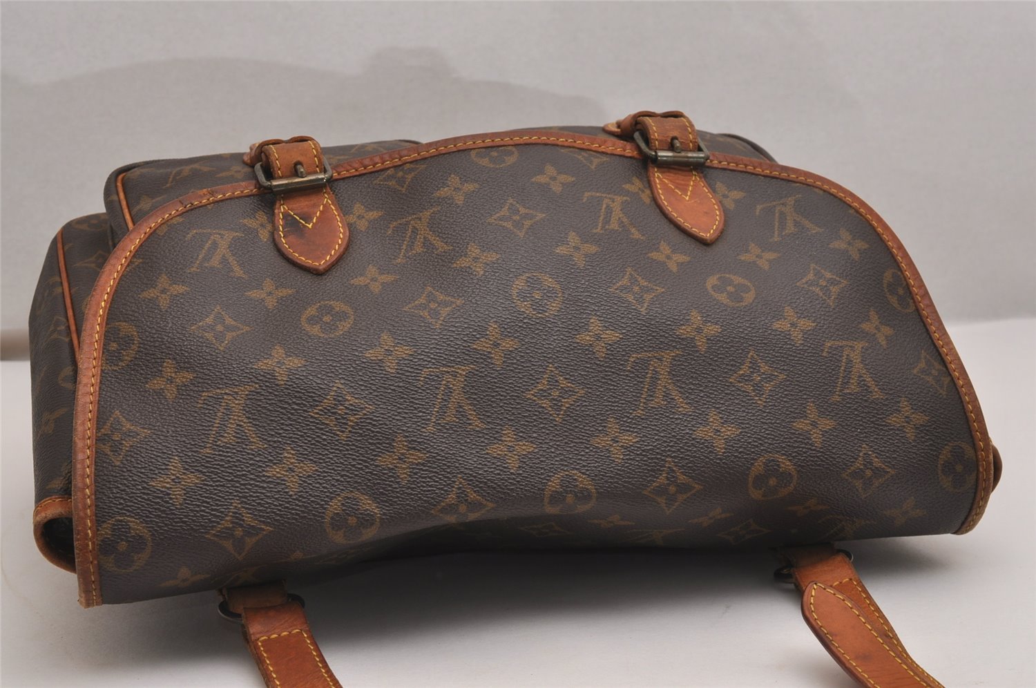 Authentic Louis Vuitton Monogram Sac Bazas Shoulder Cross Bag M99013 LV 2936J