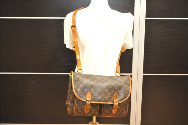 Authentic Louis Vuitton Monogram Sac Bazas Shoulder Cross Bag M99013 LV 2936J