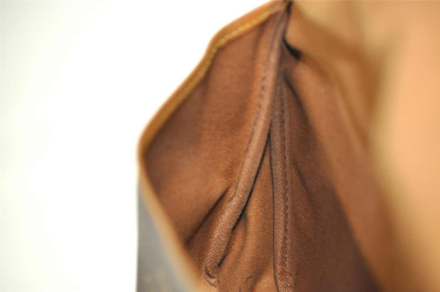 Authentic Louis Vuitton Monogram Saumur 30 Shoulder Cross Bag M42256 LV 2944I