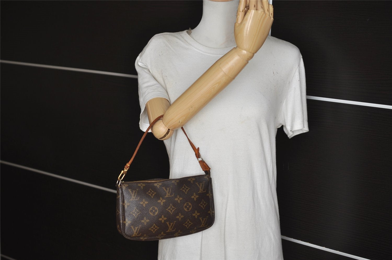 Authentic Louis Vuitton Monogram Pochette Accessoires Pouch M51980 Junk 2945J