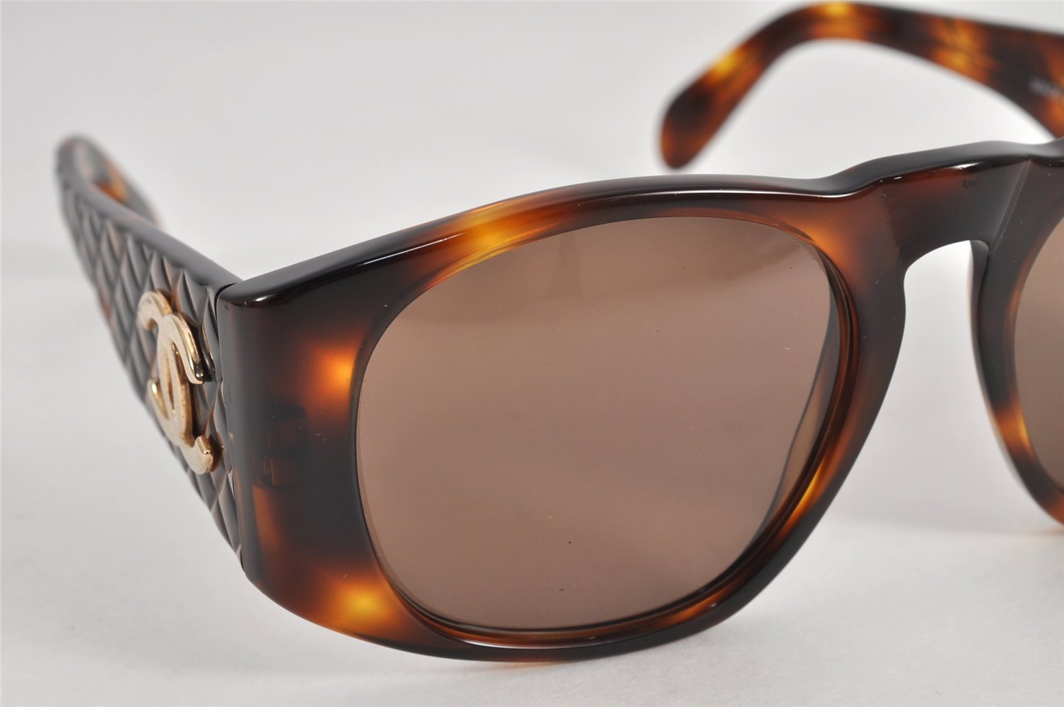 Auth CHANEL Matelasse Sunglasses Tortoise Shell CC 01450 Plastic Brown 2945K