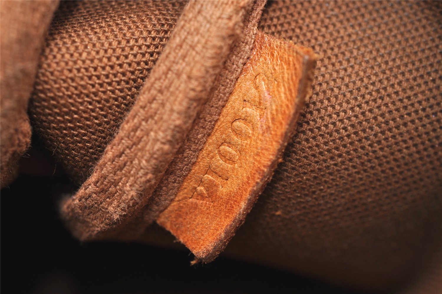 Authentic Louis Vuitton Monogram Pochette Accessoires Pouch M51980 LV 2947J