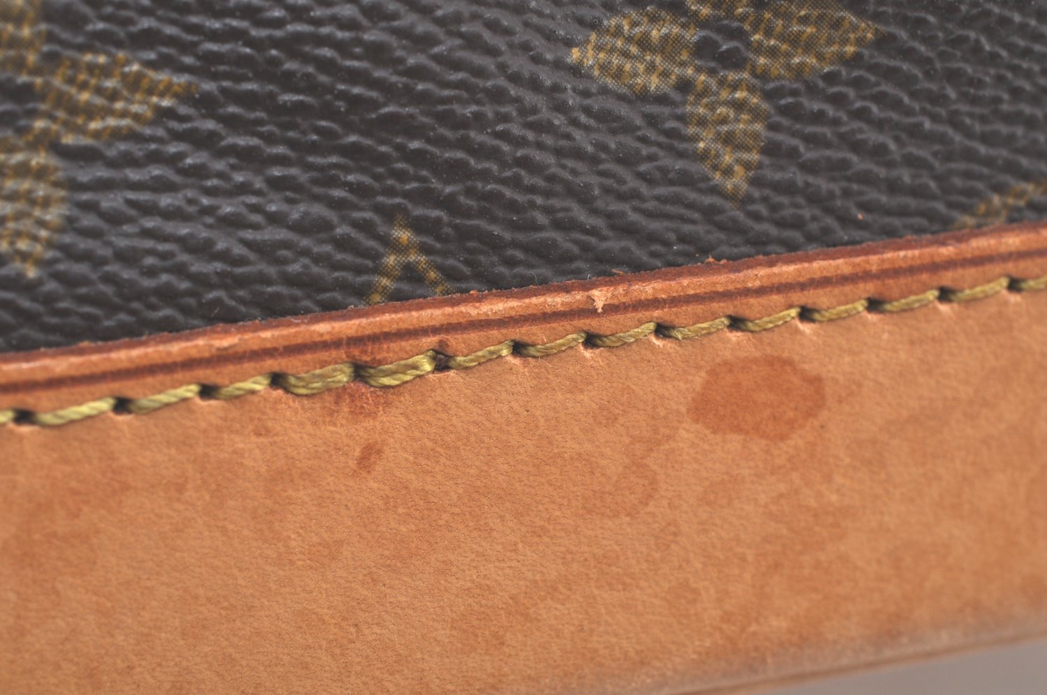 Authentic Louis Vuitton Monogram Alma Hand Bag Purse M51130 LV 2949J