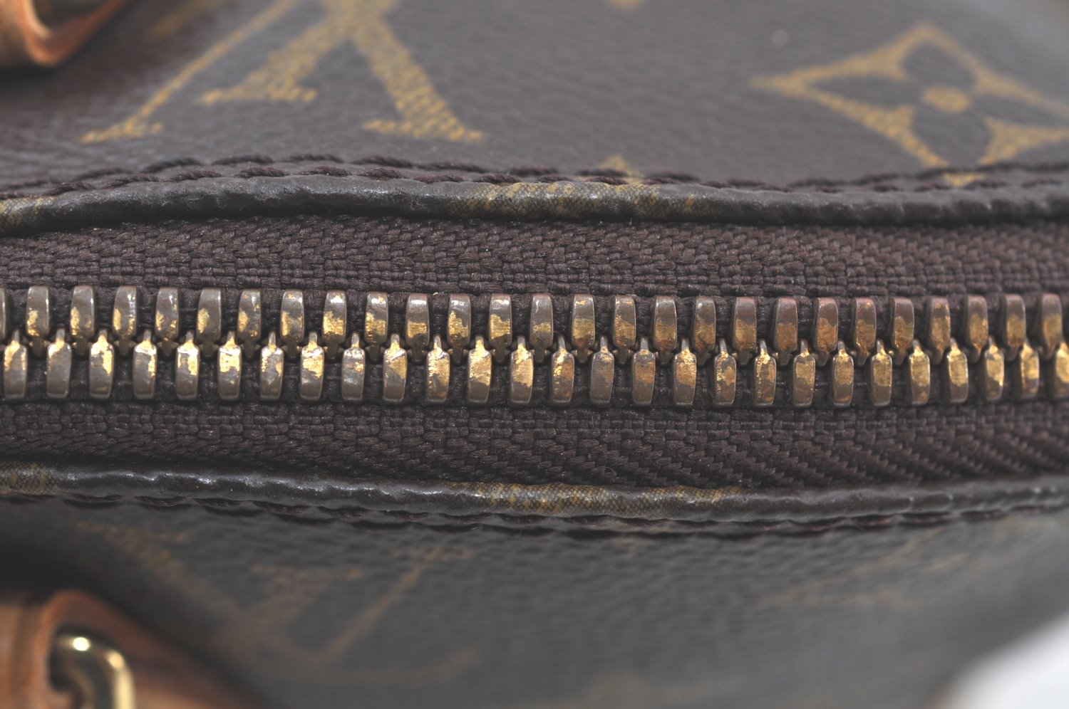 Authentic Louis Vuitton Monogram Alma Hand Bag Purse M51130 LV 2949J