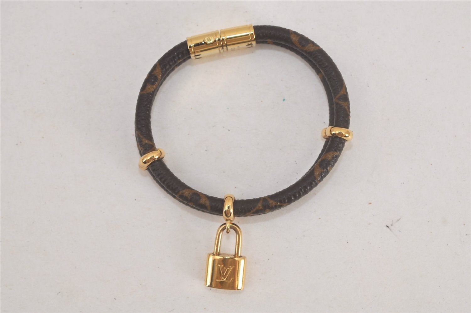 Authentic Louis Vuitton Monogram Bracelet Keep It Twice 17 M6640F LV Box 2952L