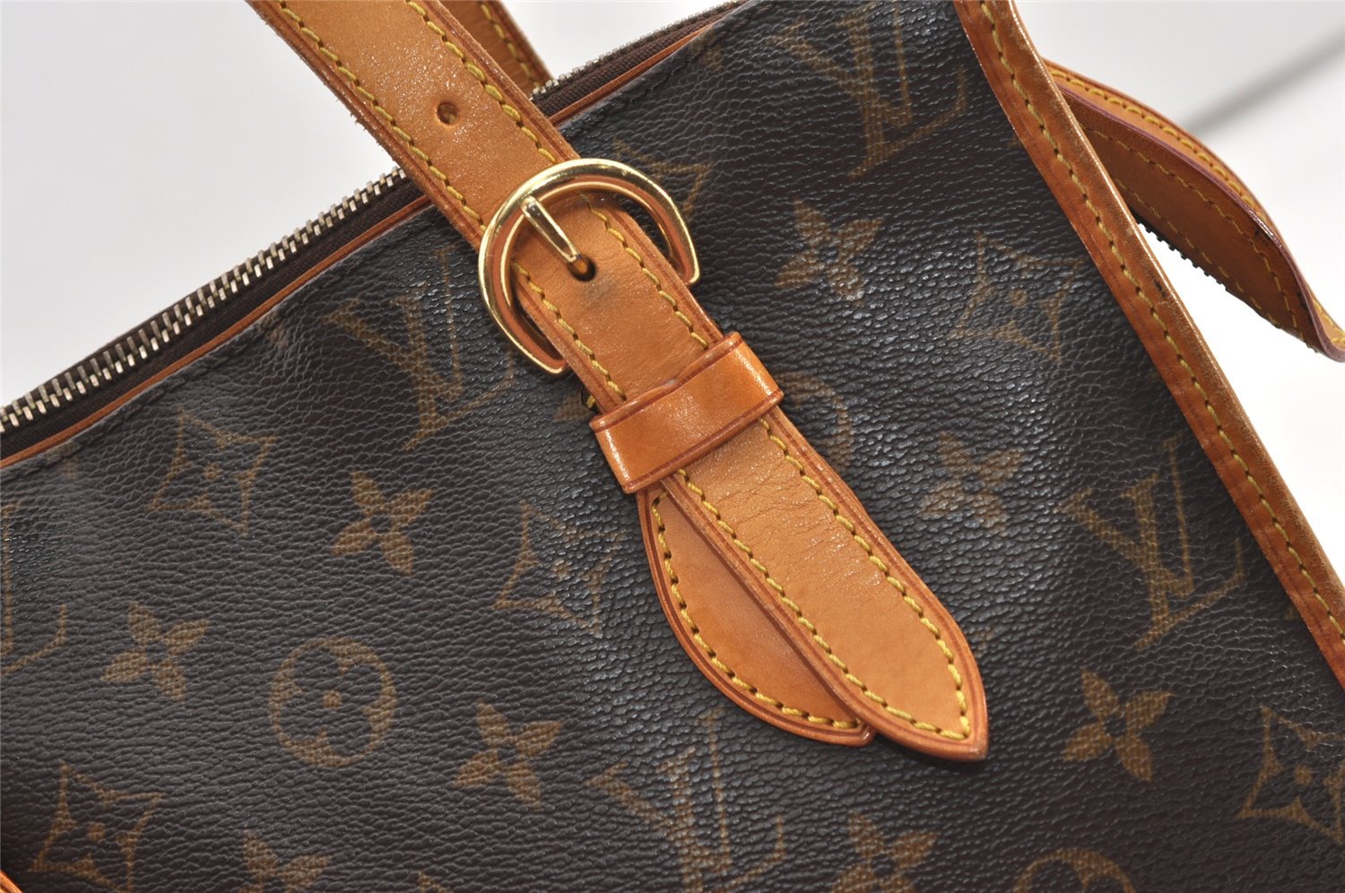 Authentic Louis Vuitton Monogram Popincourt Haut Shoulder Bag M40007 LV 2956J