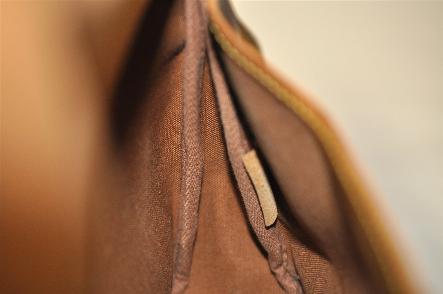 Authentic Louis Vuitton Monogram Saumur 30 Shoulder Cross Bag M42256 LV 2962I