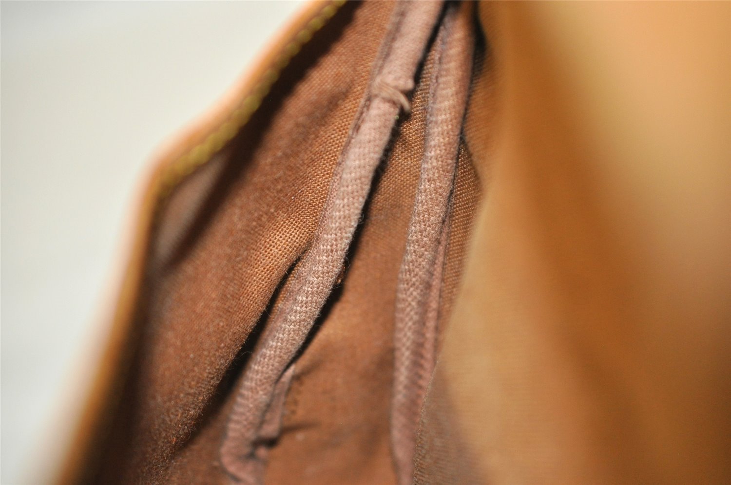 Authentic Louis Vuitton Monogram Saumur 30 Shoulder Cross Bag M42256 LV 2962I