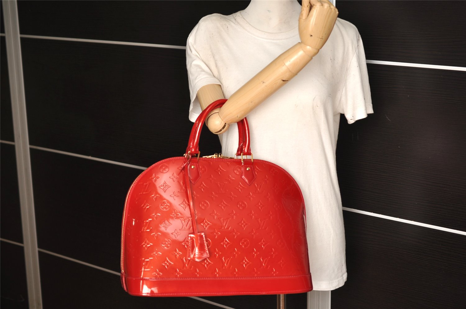 Authentic Louis Vuitton Vernis Alma GM Hand Bag Red M93596 LV 2965K