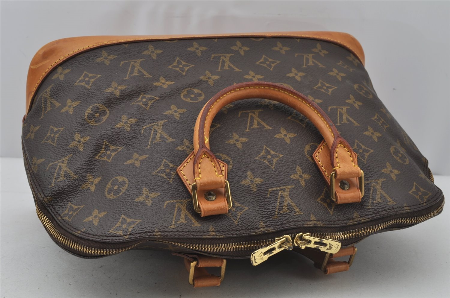 Authentic Louis Vuitton Monogram Alma Hand Bag Purse M51130 LV 2966J