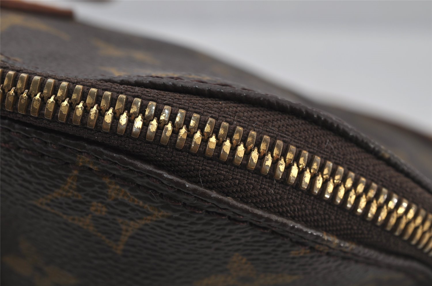 Authentic Louis Vuitton Monogram Alma Hand Bag Purse M51130 LV 2966J