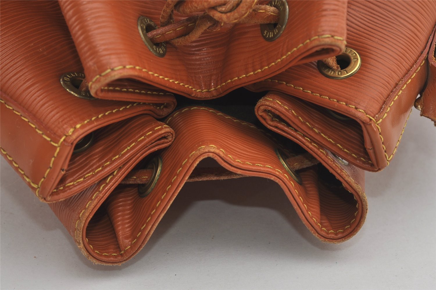 Authentic Louis Vuitton Epi Noe Shoulder Drawstring Bag Brown M44008 Junk 2969I