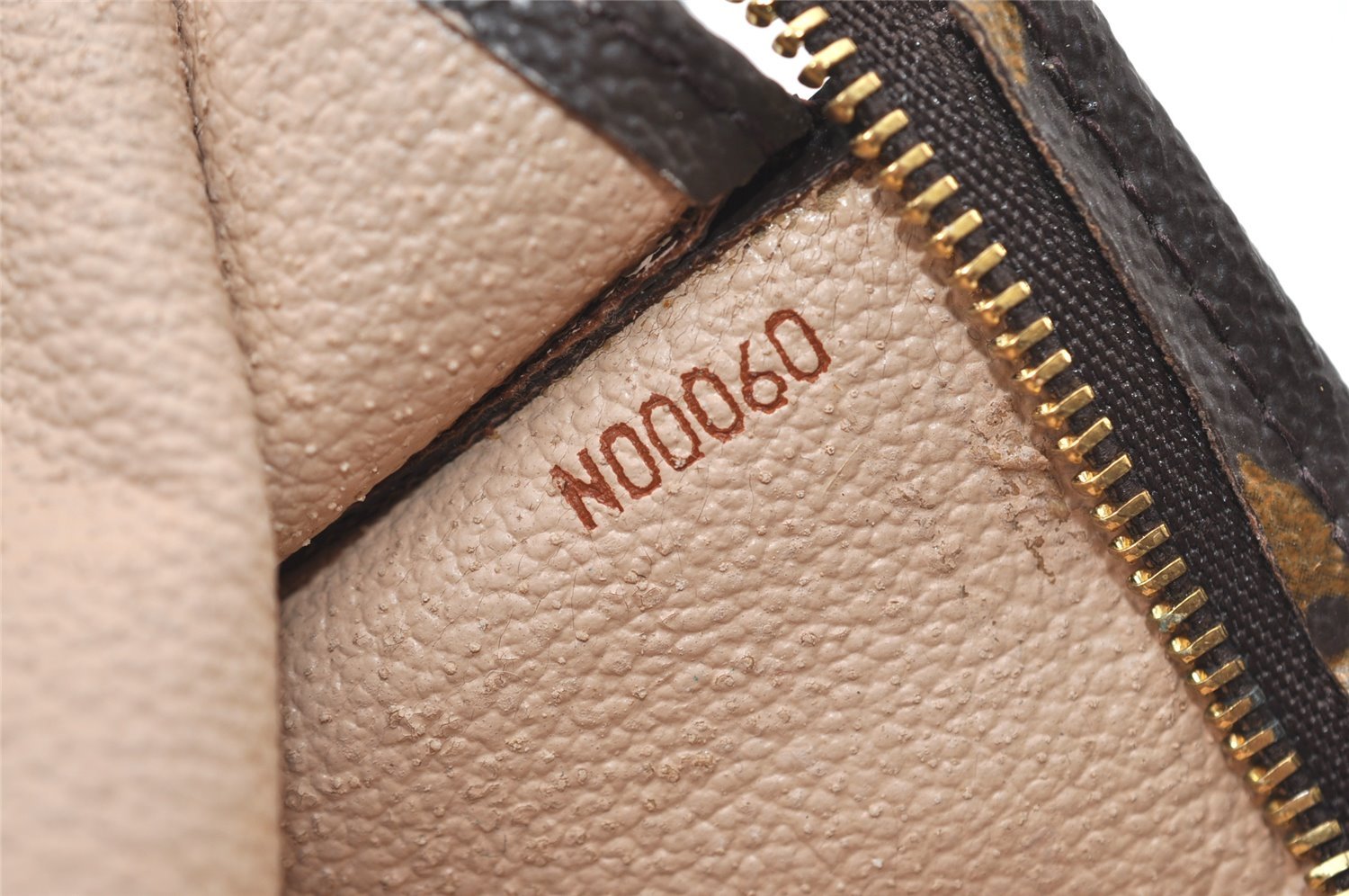 Authentic Louis Vuitton Monogram Poche Toilette 19 M47544 Cosmetics Pouch 2973J