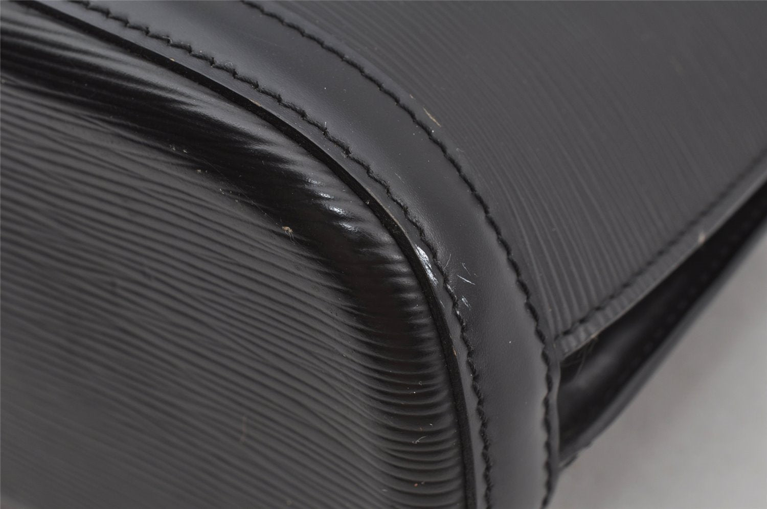 Authentic Louis Vuitton Epi Lussac Shoulder Tote Bag Black M52282 LV 2974J