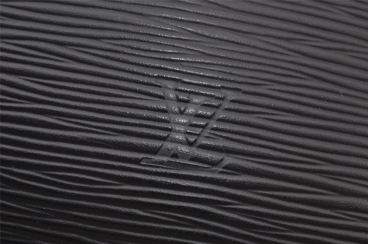 Authentic Louis Vuitton Epi Lussac Shoulder Tote Bag Black M52282 LV 2974J