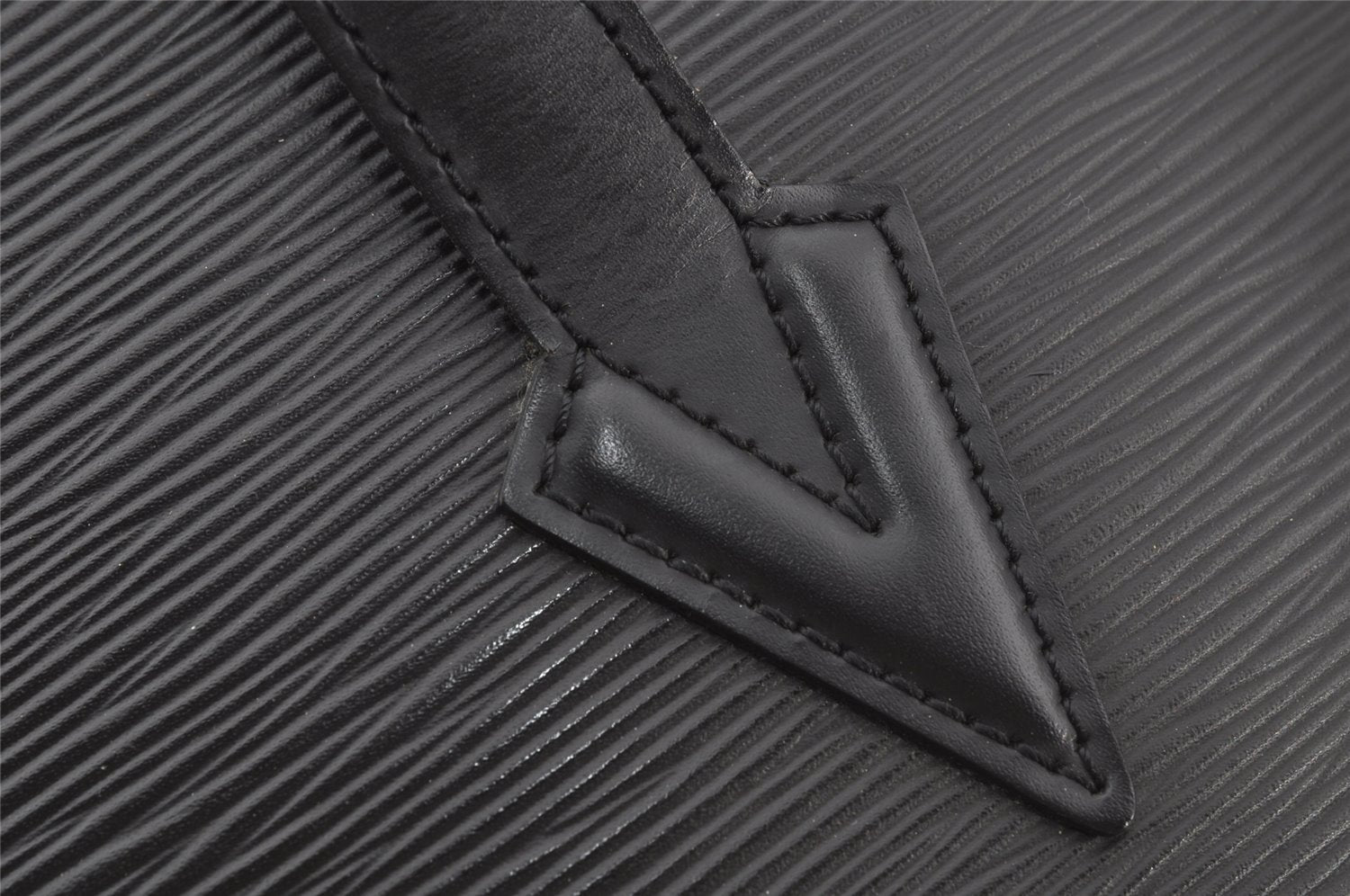 Authentic Louis Vuitton Epi Lussac Shoulder Tote Bag Black M52282 LV 2974J