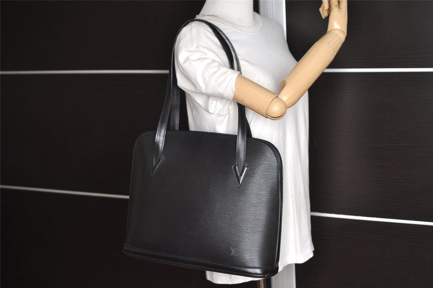 Authentic Louis Vuitton Epi Lussac Shoulder Tote Bag Black M52282 LV 2974J