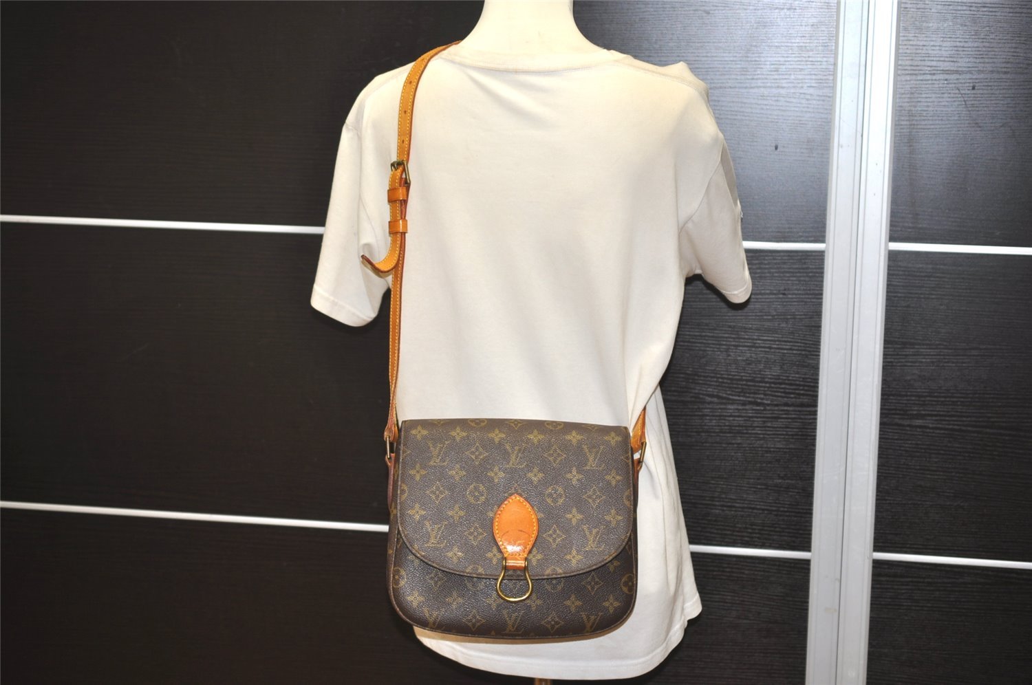 Auth Louis Vuitton Monogram Saint Cloud GM Shoulder Cross Bag Old Model LV 2980J