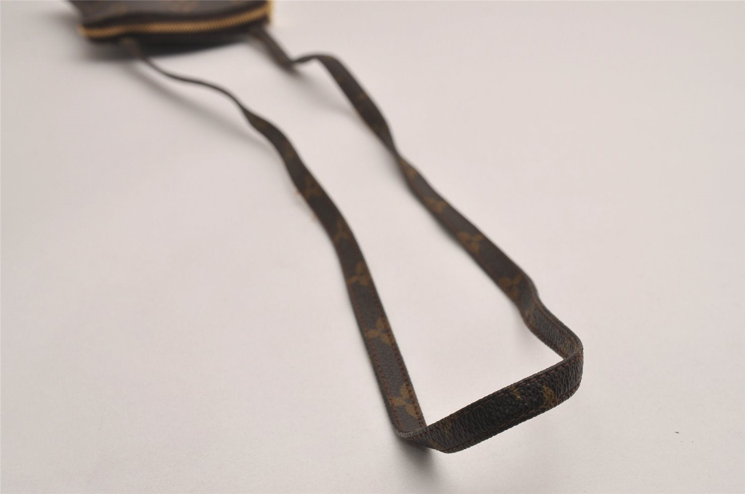 Authentic Louis Vuitton Monogram Pochette Secret M45484 Shoulder Bag Pouch 2984J