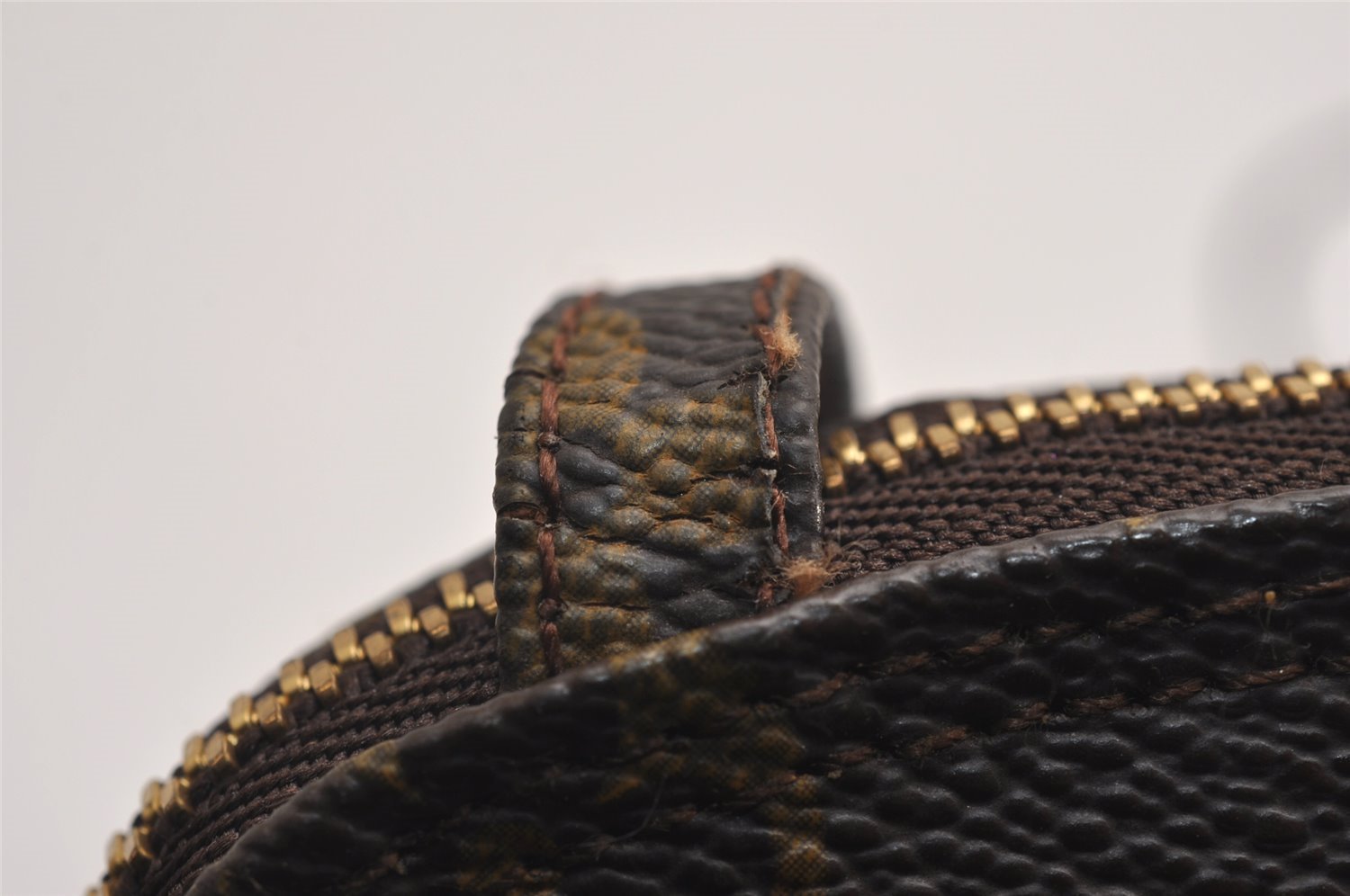 Authentic Louis Vuitton Monogram Pochette Secret M45484 Shoulder Bag Pouch 2984J