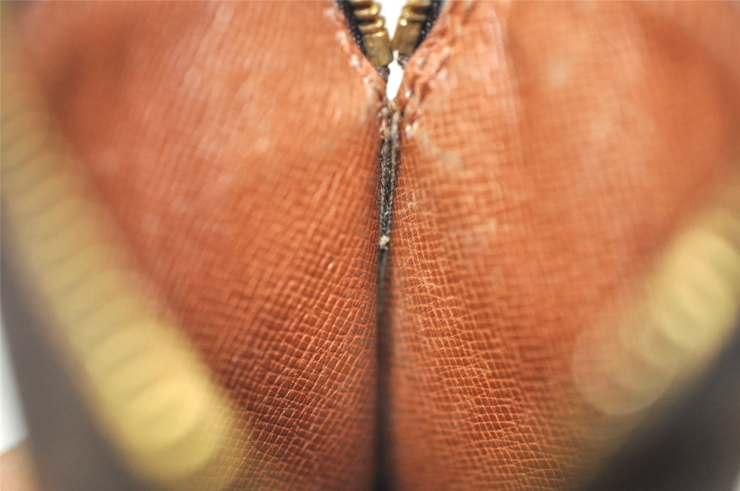 Authentic Louis Vuitton Monogram Pochette Secret M45484 Shoulder Bag Pouch 2984J