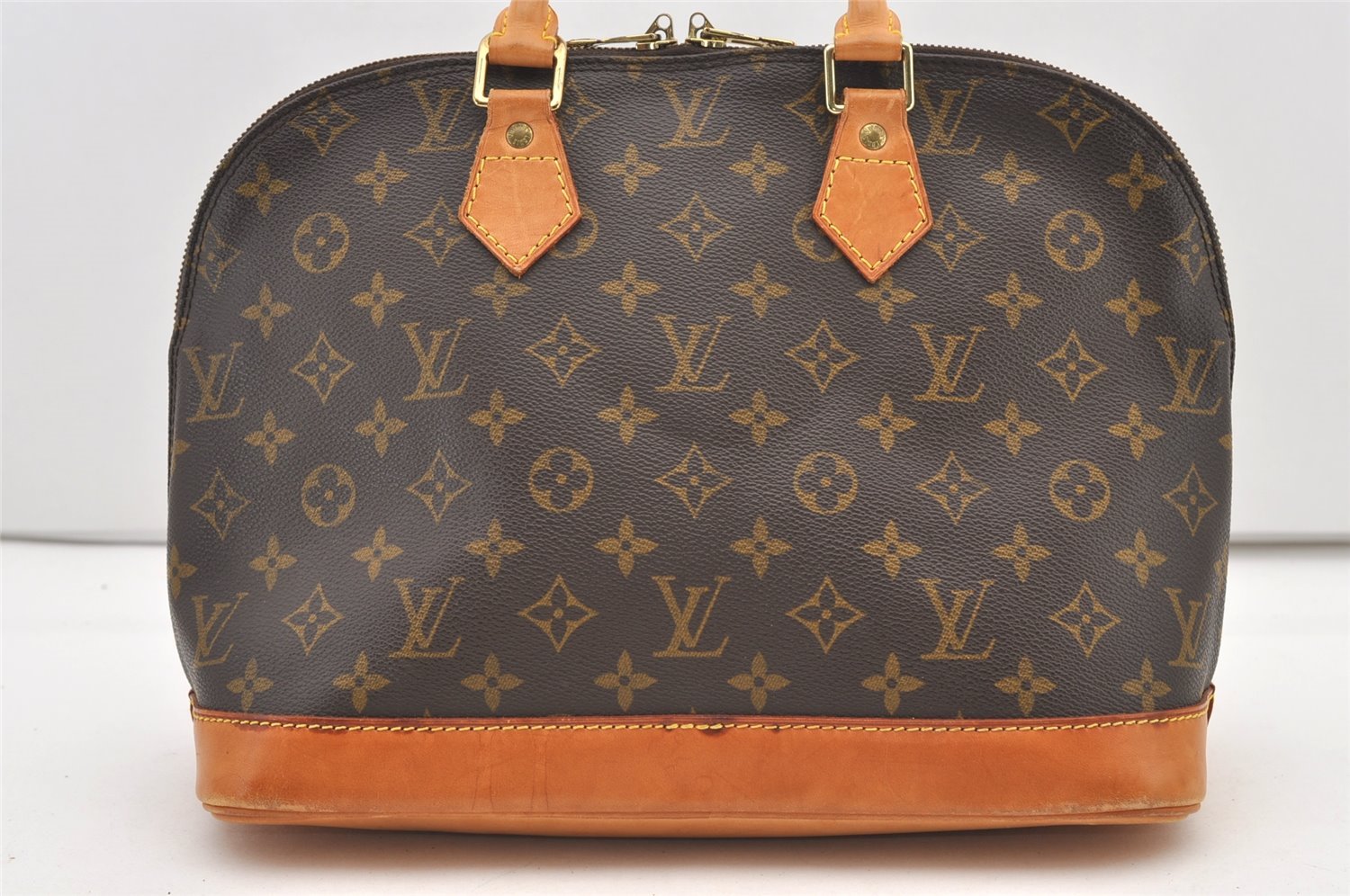 Authentic Louis Vuitton Monogram Alma Hand Bag Purse M51130 LV 2986J