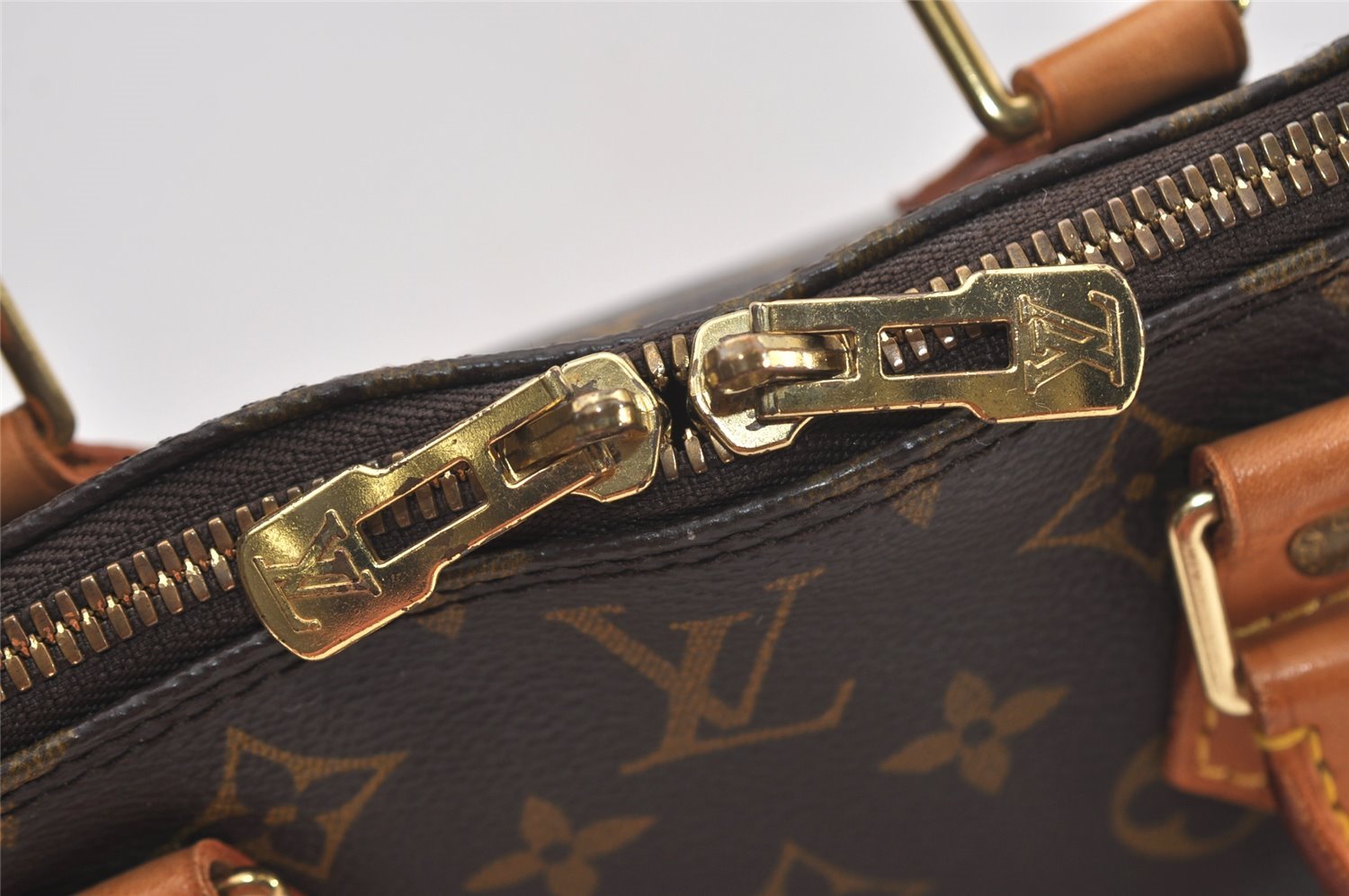 Authentic Louis Vuitton Monogram Alma Hand Bag Purse M51130 LV 2986J