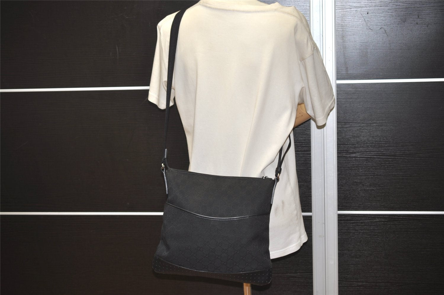 Authentic GUCCI Shoulder Cross Body Bag GG Canvas Leather 145857 Black 2988J