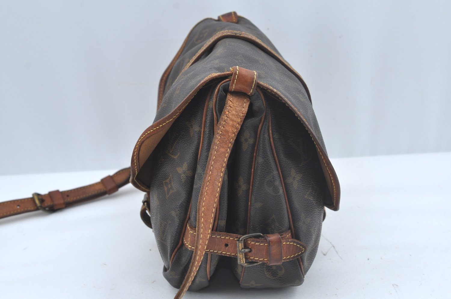 Authentic Louis Vuitton Monogram Saumur 30 Shoulder Cross Bag M42256 LV 2989J