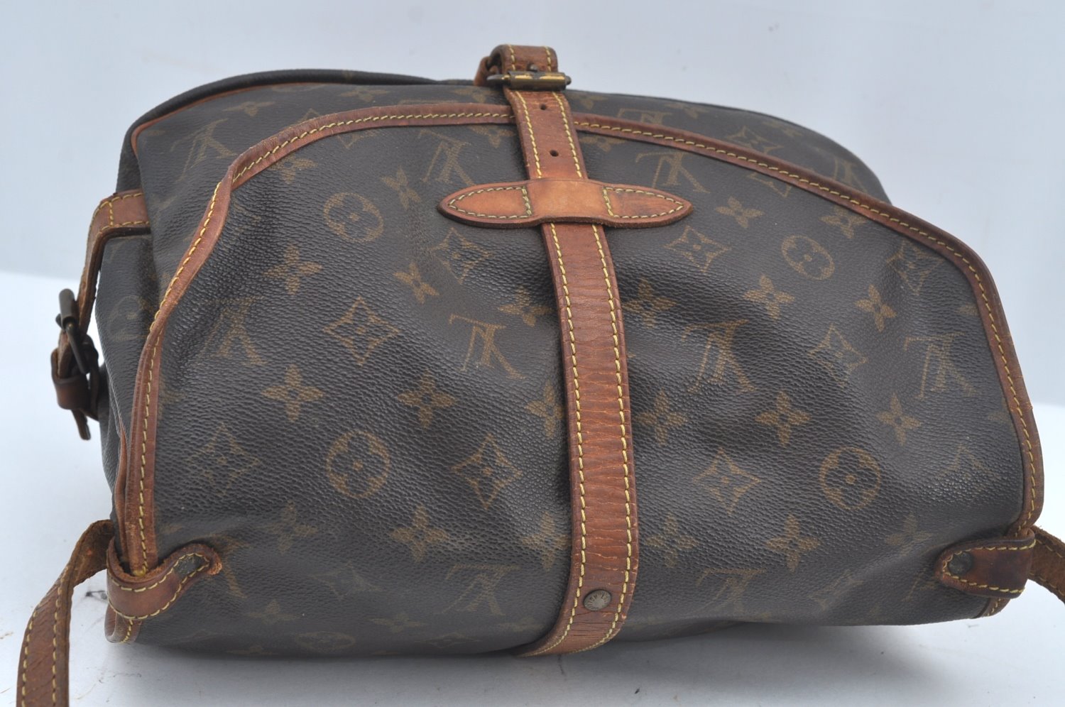 Authentic Louis Vuitton Monogram Saumur 30 Shoulder Cross Bag M42256 LV 2989J
